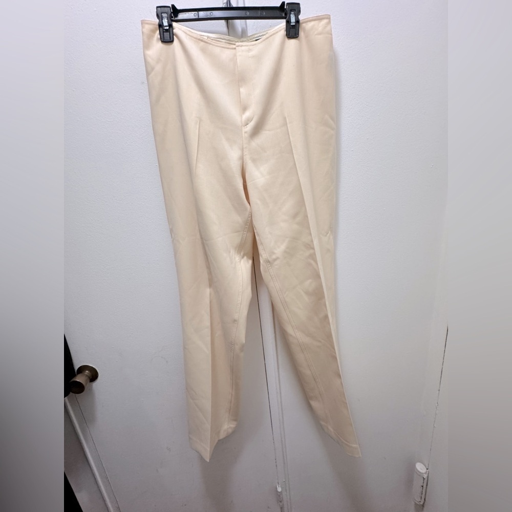 Ellen Tracy Butter Yellow Trousers Pants fits like a size 6 straight leg